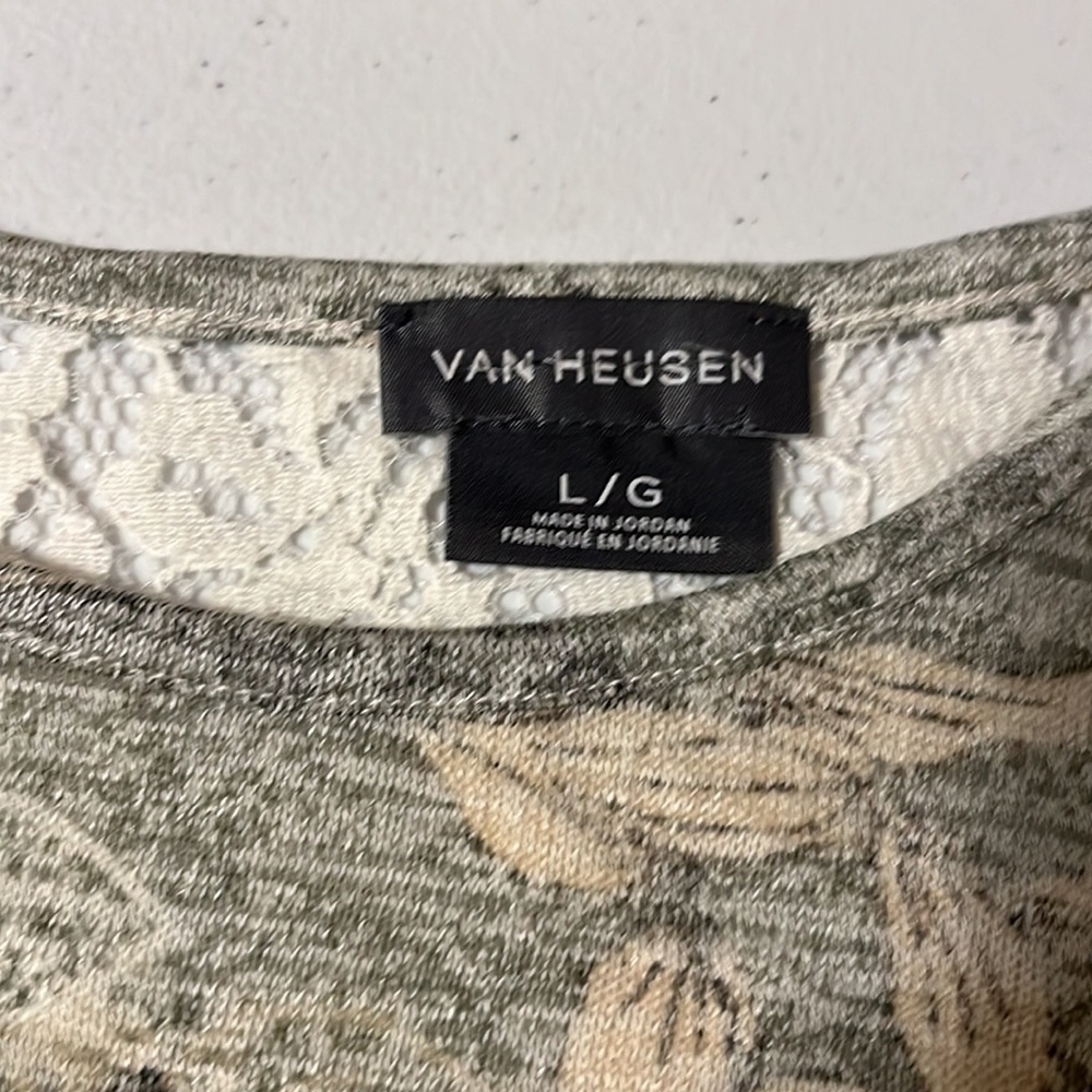 Van Heusen gray shirt with lace yoke . SZ Large - Picture 5 of 6